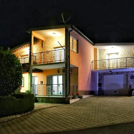 Lovely In Будинок відпочинку